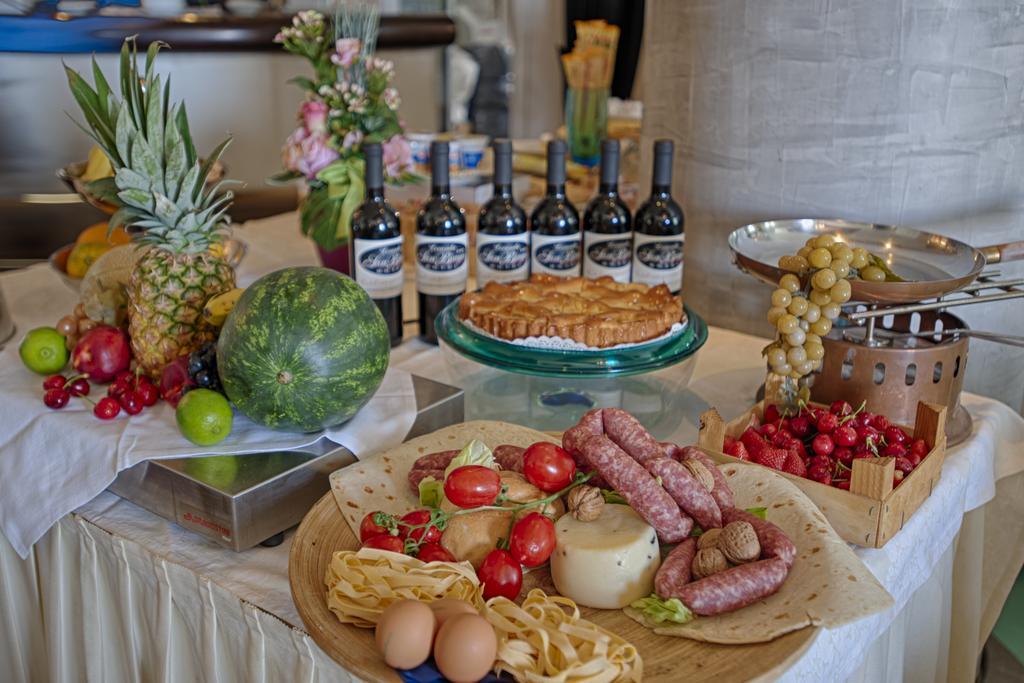 Locanda San Biagio Мізано-Адріатіко Екстер'єр фото